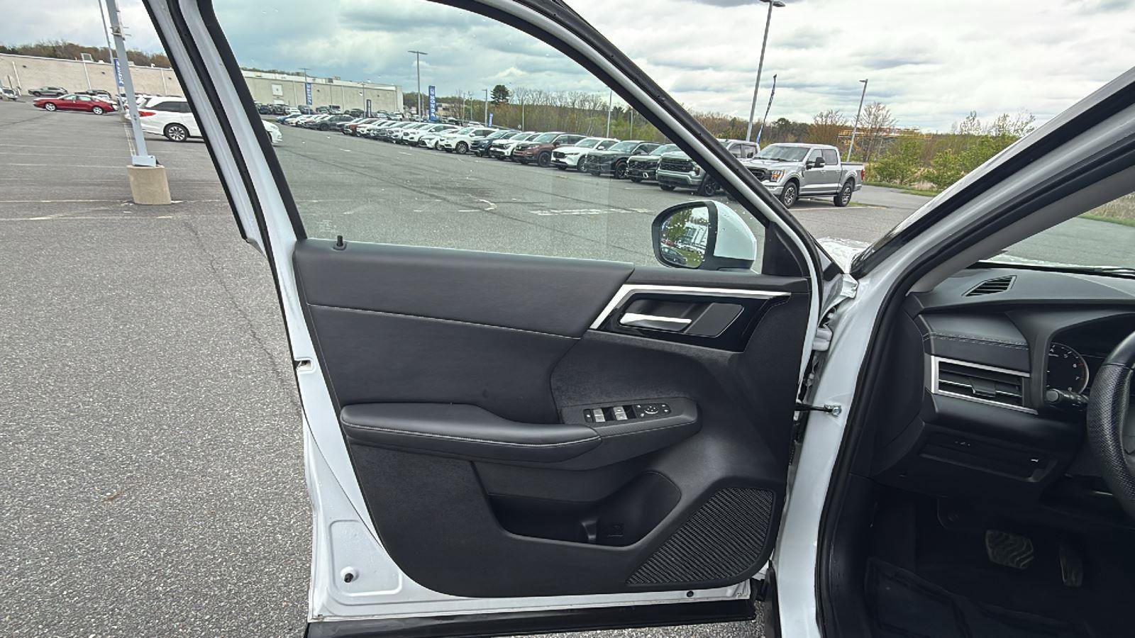 Used 2022 Mitsubishi Outlander SE AWD/4WD image 25