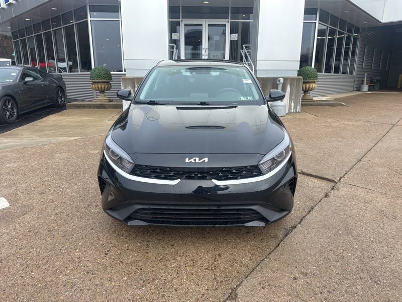 Used 2023 Kia Forte LXS image 2