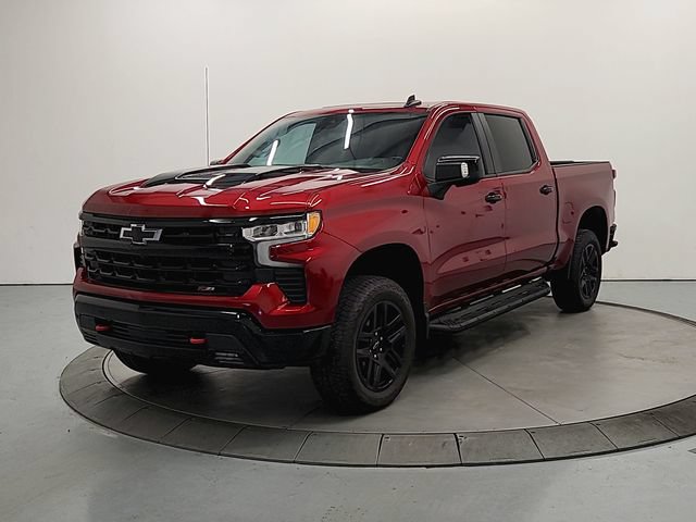 Used 2025 Chevrolet Silverado 1500 LT Trail Boss w/ Convenience Package II AWD/4WD image 4