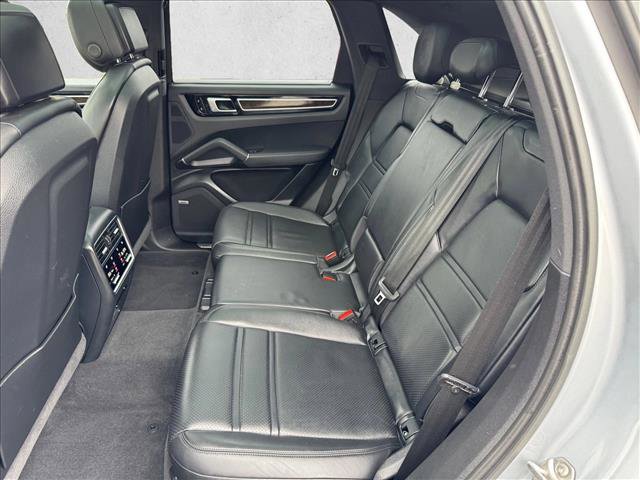 Used 2020 Porsche Cayenne AWD/4WD image 18