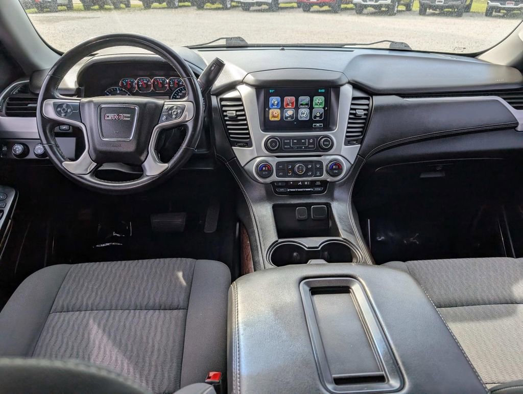Used 2019 GMC Yukon SLE w/ SLE Value Package AWD/4WD image 3