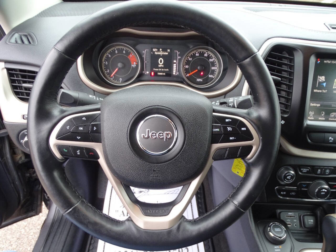 Used 2018 Jeep Cherokee Latitude w/ Quick Order Package 26T image 13