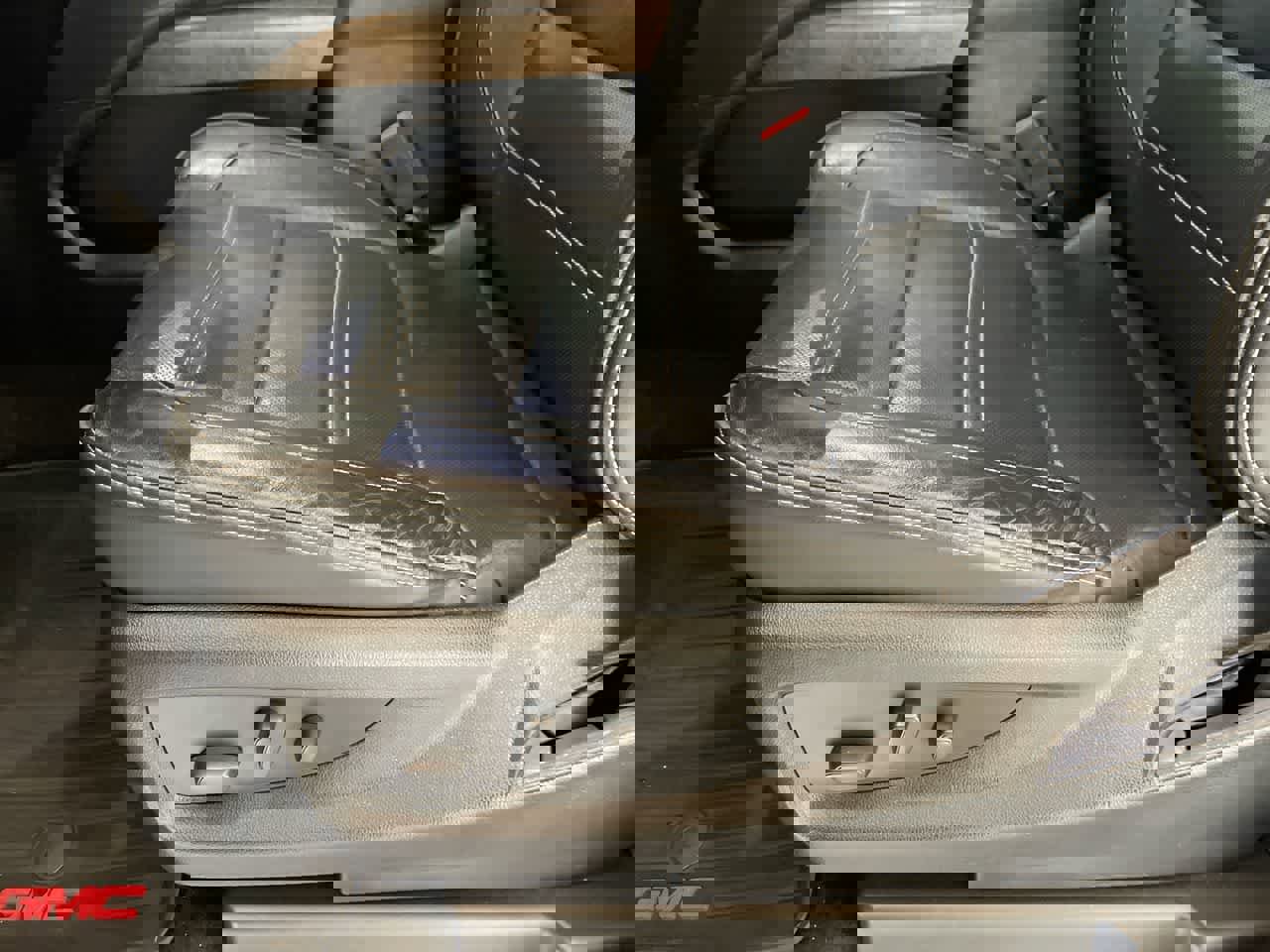 Used 2018 GMC Yukon Denali w/ Open Road Package image 12