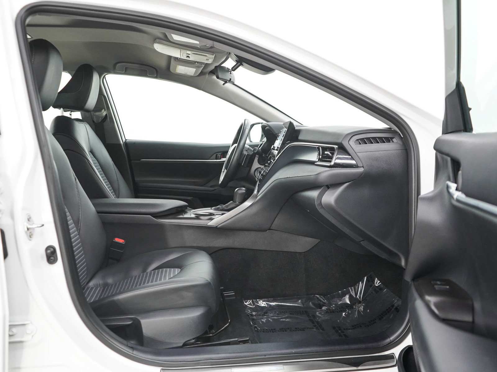 Used 2024 Toyota Camry SE FWD image 11