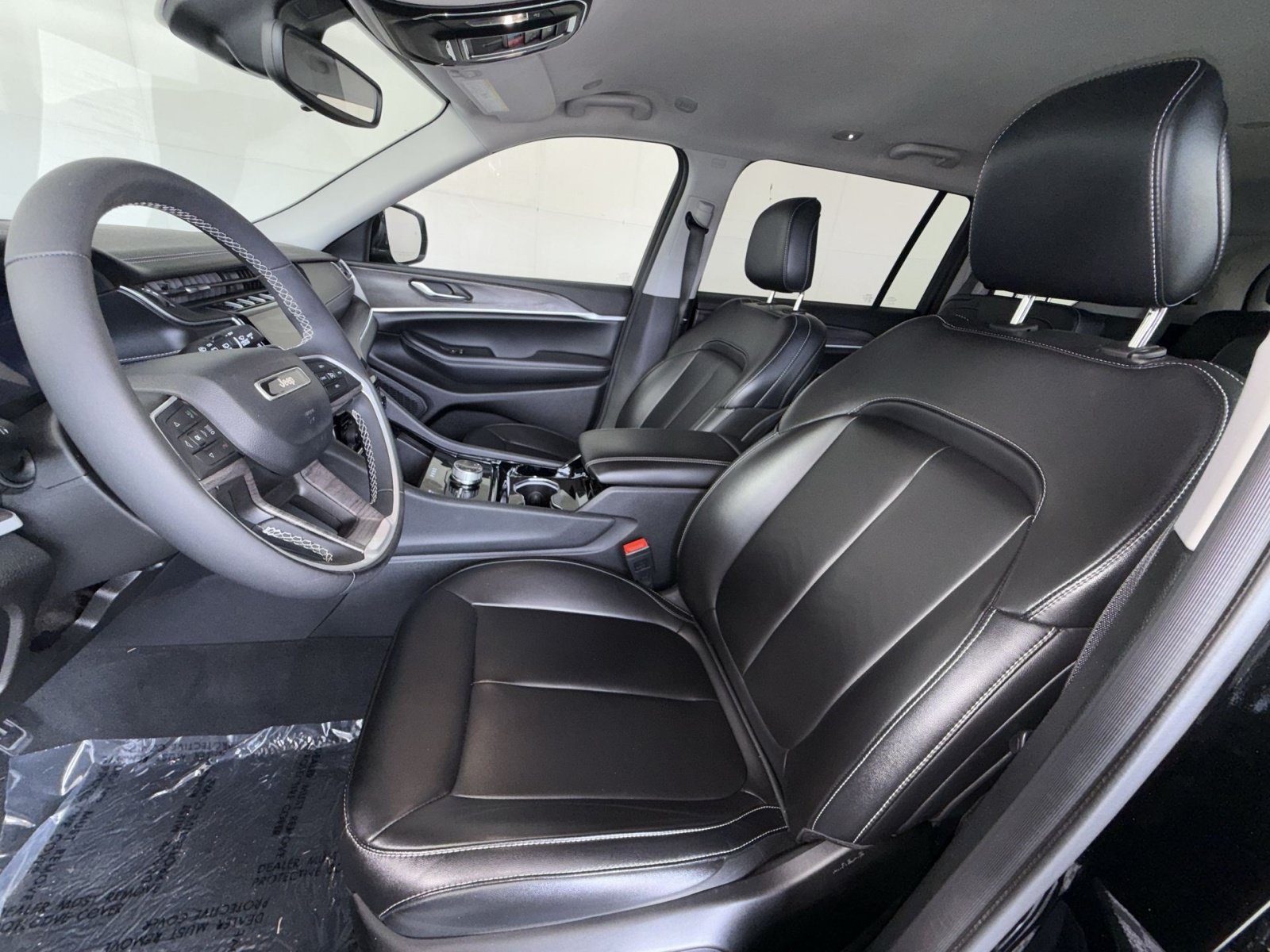 Used 2023 Jeep Grand Cherokee L Limited AWD/4WD image 13