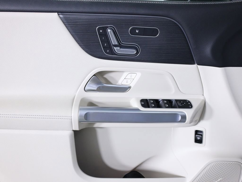 Certified 2026 Mercedes-Benz GLB 250 4MATIC image 9