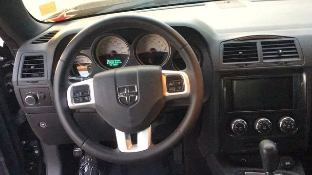 Used 2014 Dodge Challenger SXT image 14