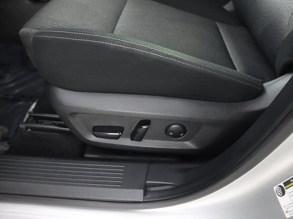 Used 2024 Nissan Rogue SV AWD/4WD image 29