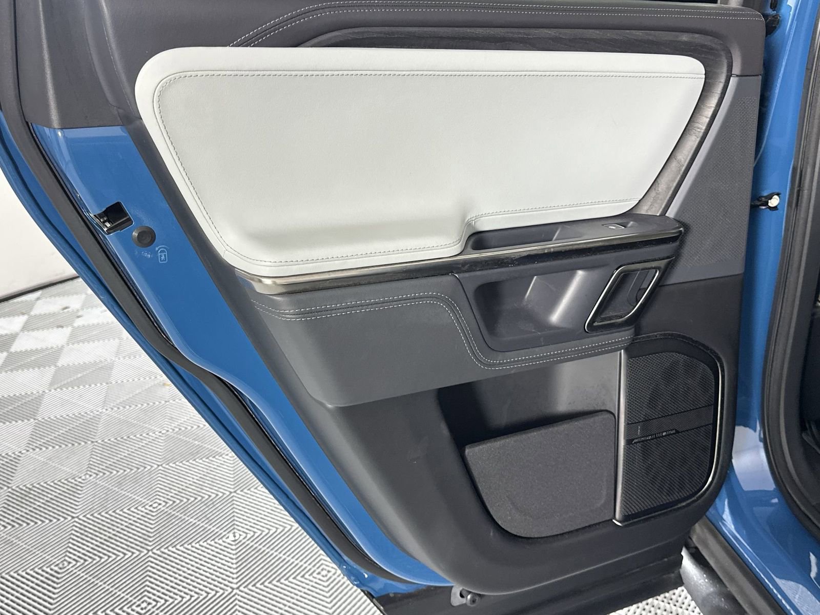 Used 2023 Rivian R1T Adventure AWD/4WD image 28