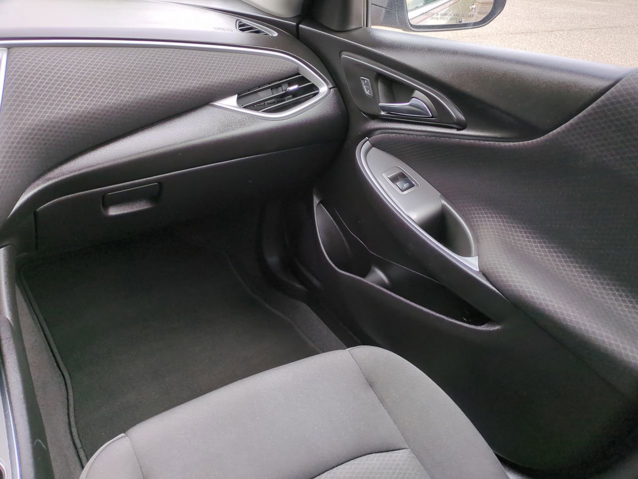Used 2025 Chevrolet Malibu LT FWD image 16