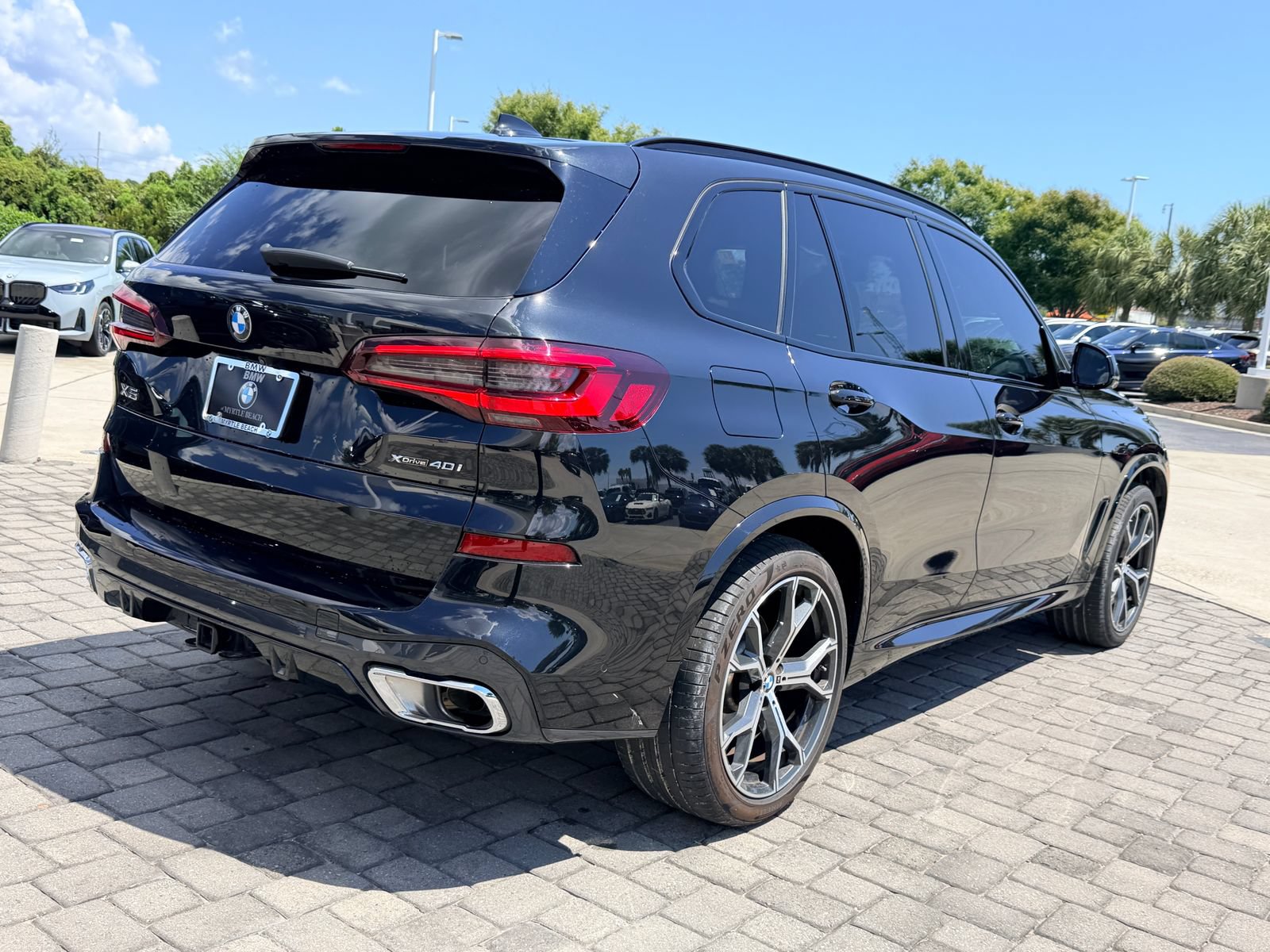 Used 2023 BMW X5 xDrive40i w/ M Sport Package AWD/4WD image 8