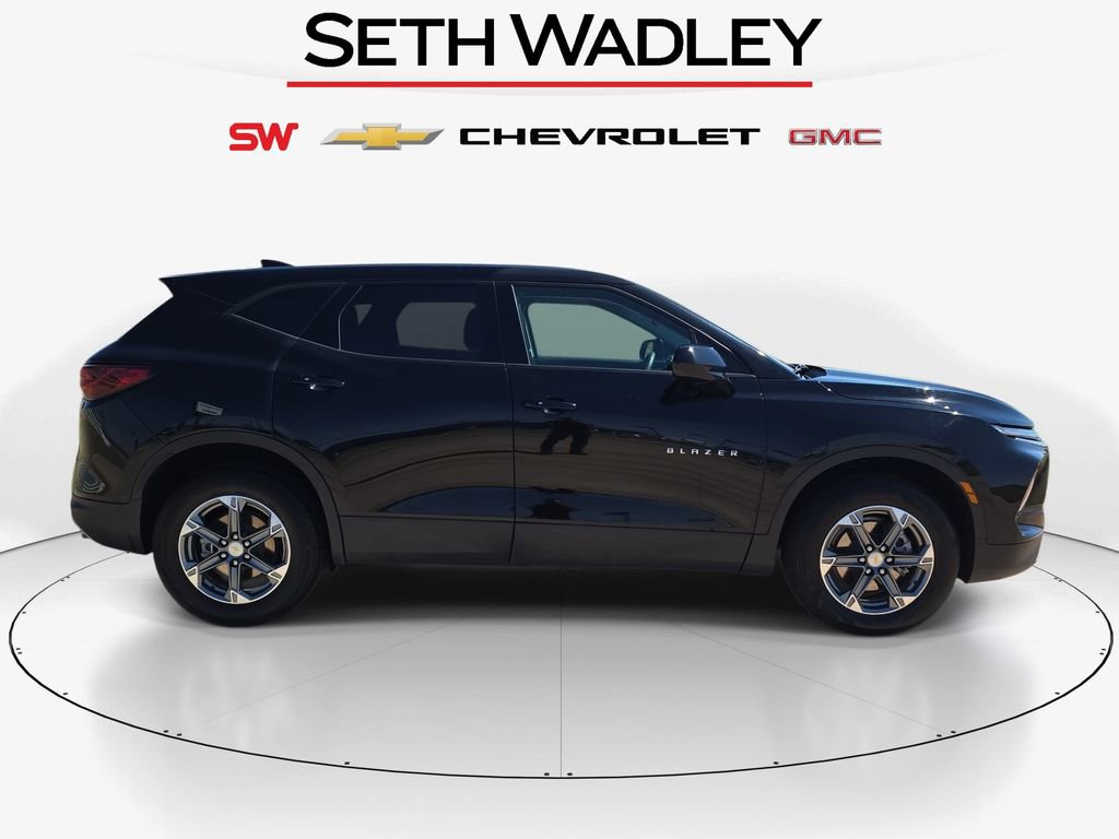 Used 2025 Chevrolet Blazer LT AWD/4WD image 5