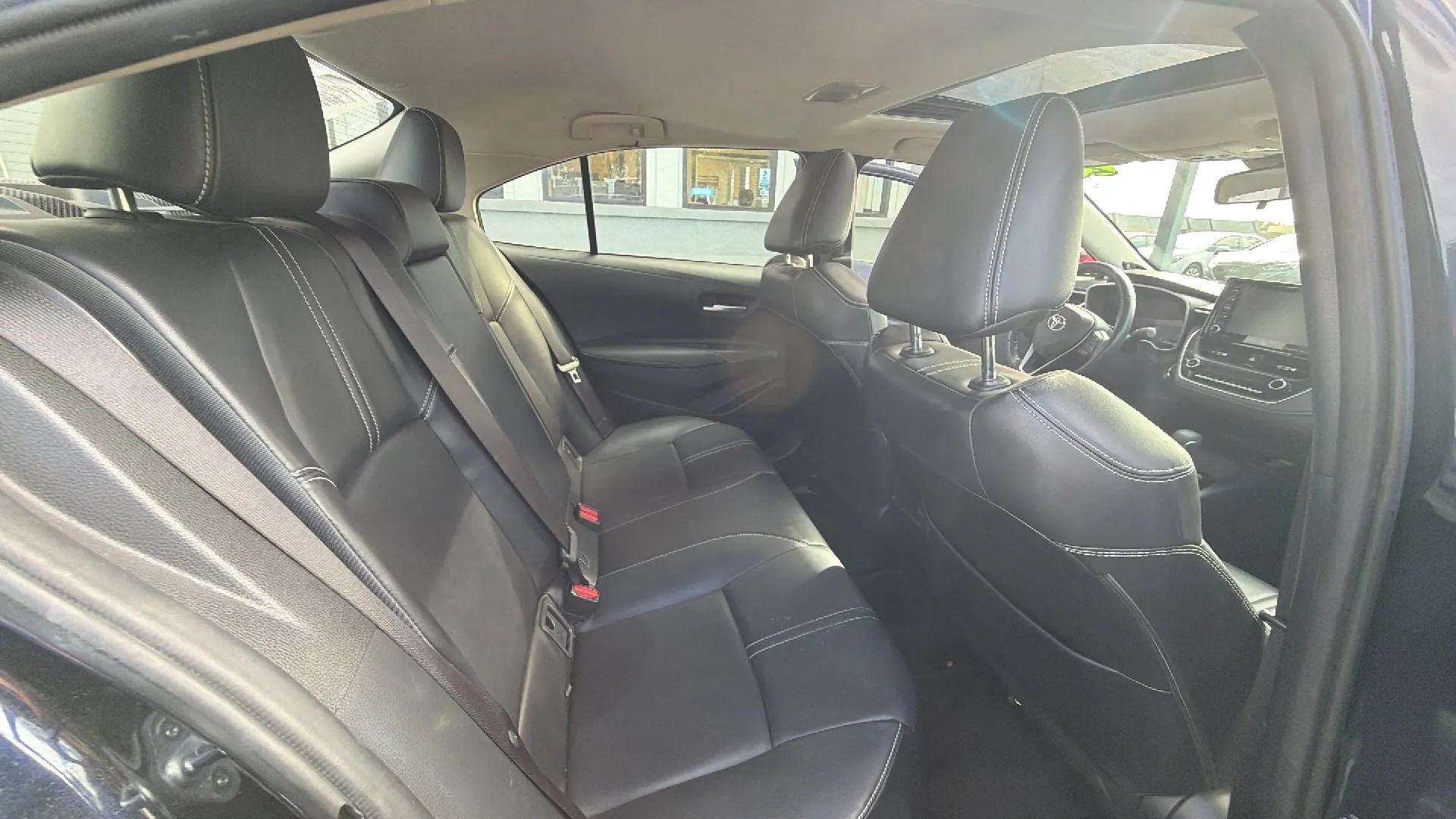 Used 2021 Toyota Corolla XLE w/ Carpet Mat Package (TMS) FWD image 33