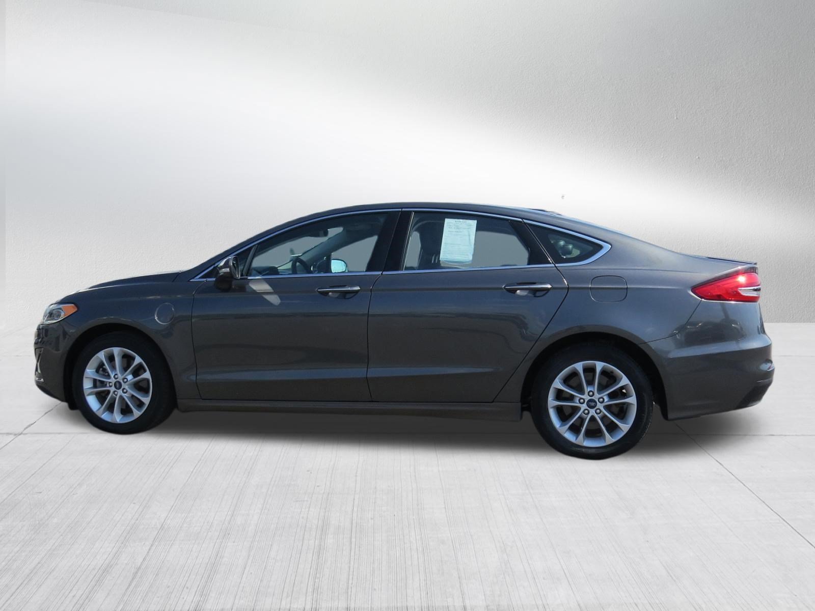 Used 2019 Ford Fusion Energi Titanium FWD image 6