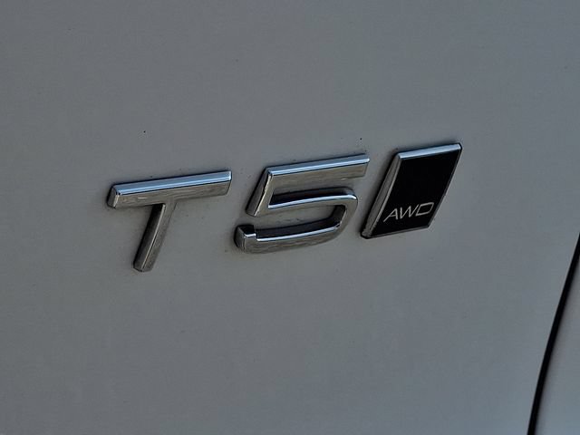 Used 2021 Volvo XC40 T5 R-Design w/ Advanced Package AWD/4WD image 32