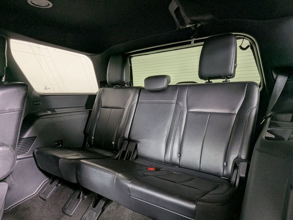 Used 2020 Ford Expedition XLT image 28