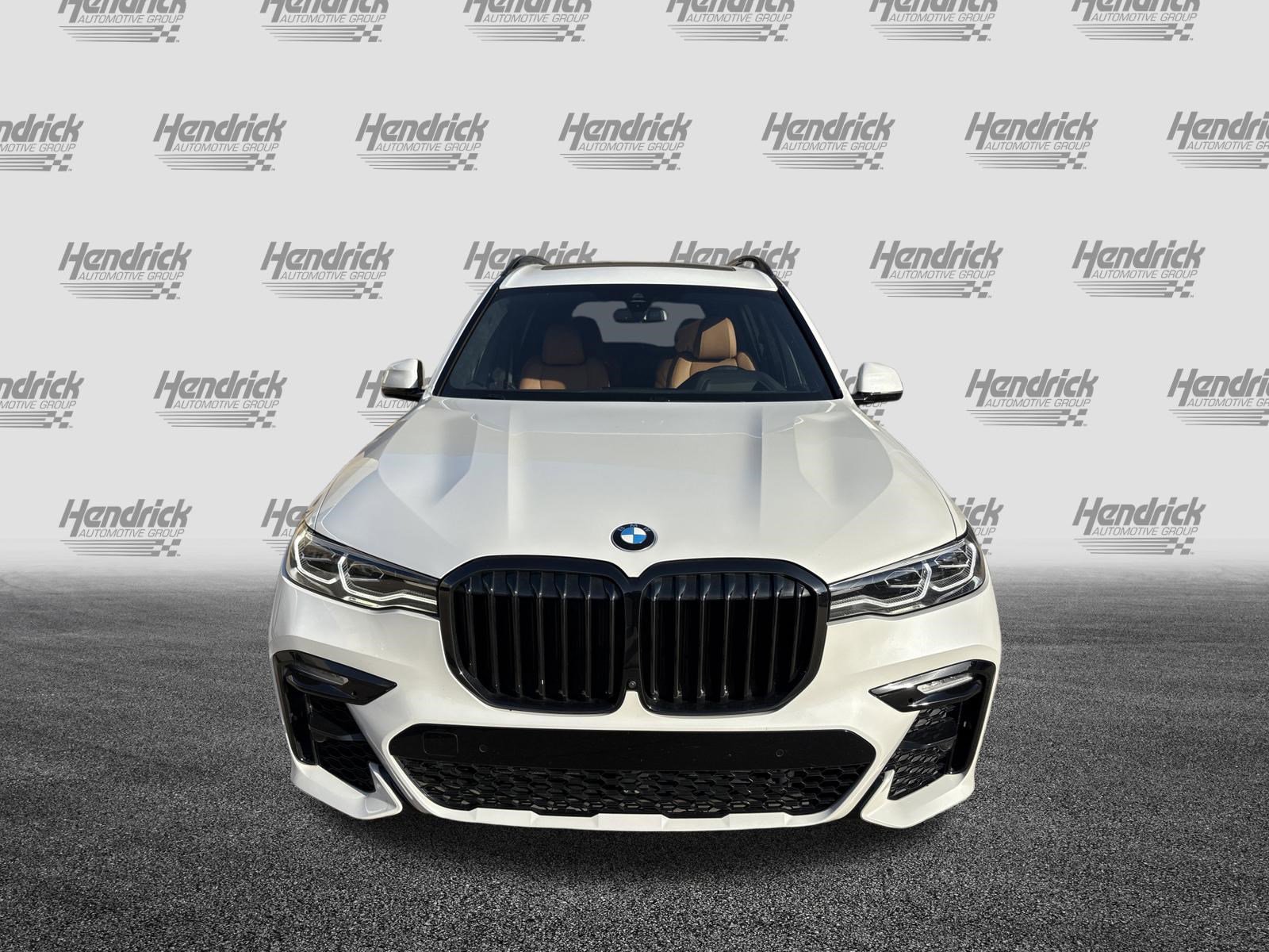 Used 2022 BMW X7 xDrive40i w/ M Sport Package image 3