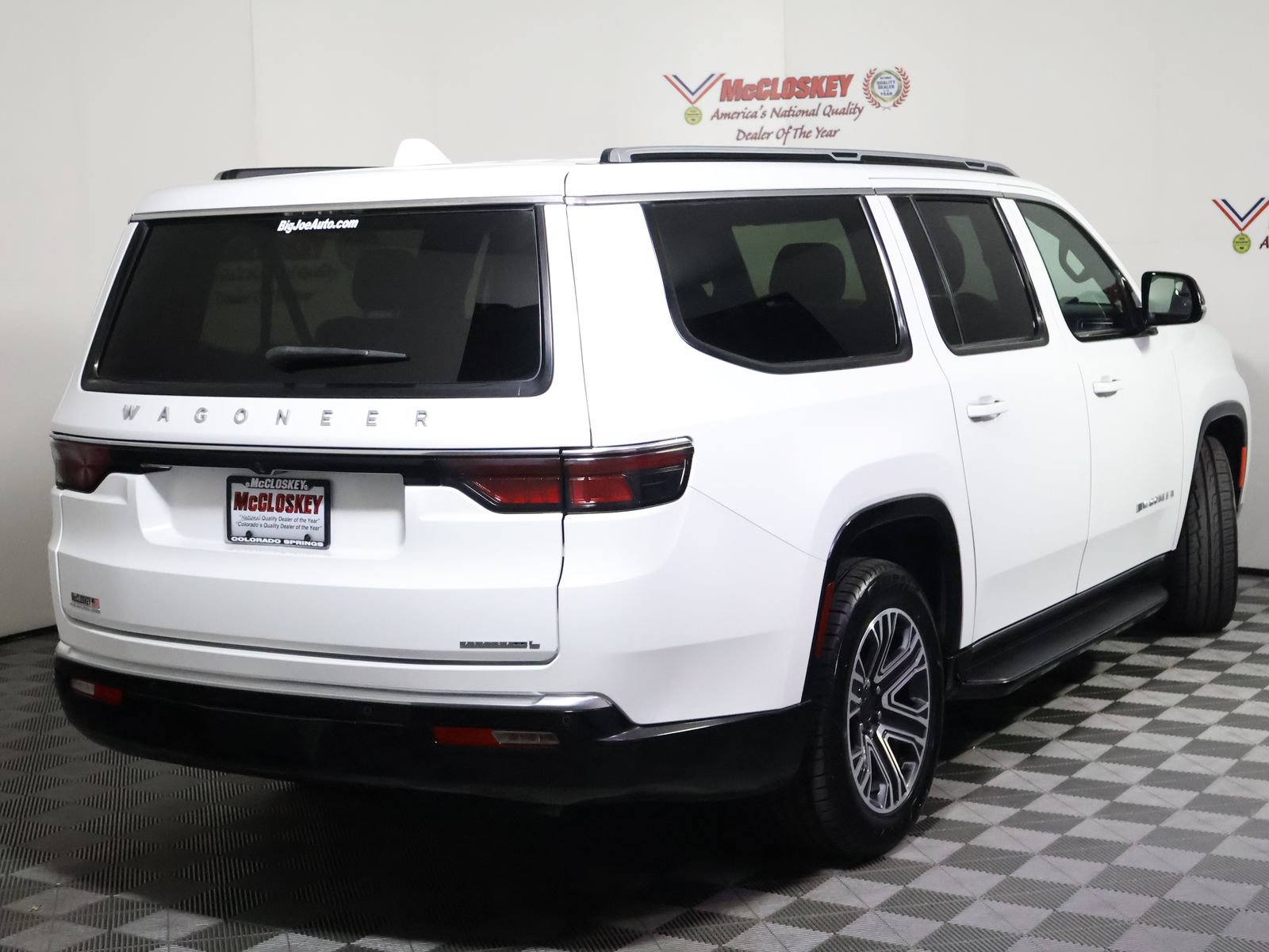 Used 2023 Jeep Wagoneer L Series II AWD/4WD image 5