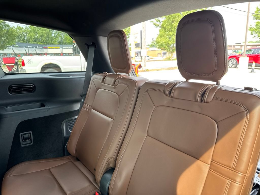 Certified 2023 Lincoln Aviator Reserve w/ Equipment Group 201A AWD/4WD image 15
