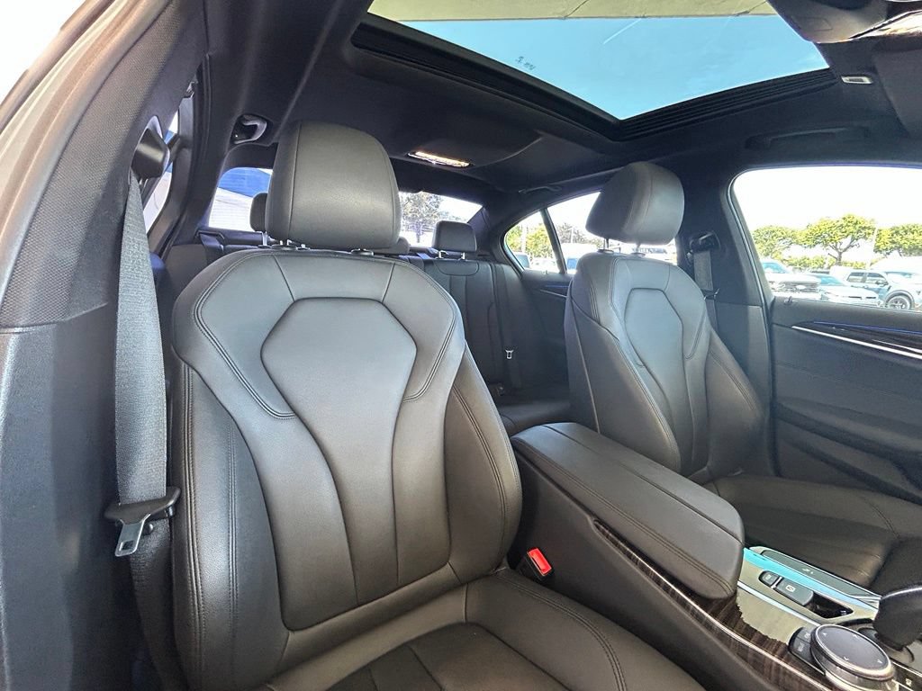 Used 2020 BMW 530i w/ Convenience Package RWD image 29