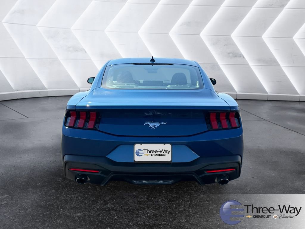 Used 2024 Ford Mustang Coupe image 4