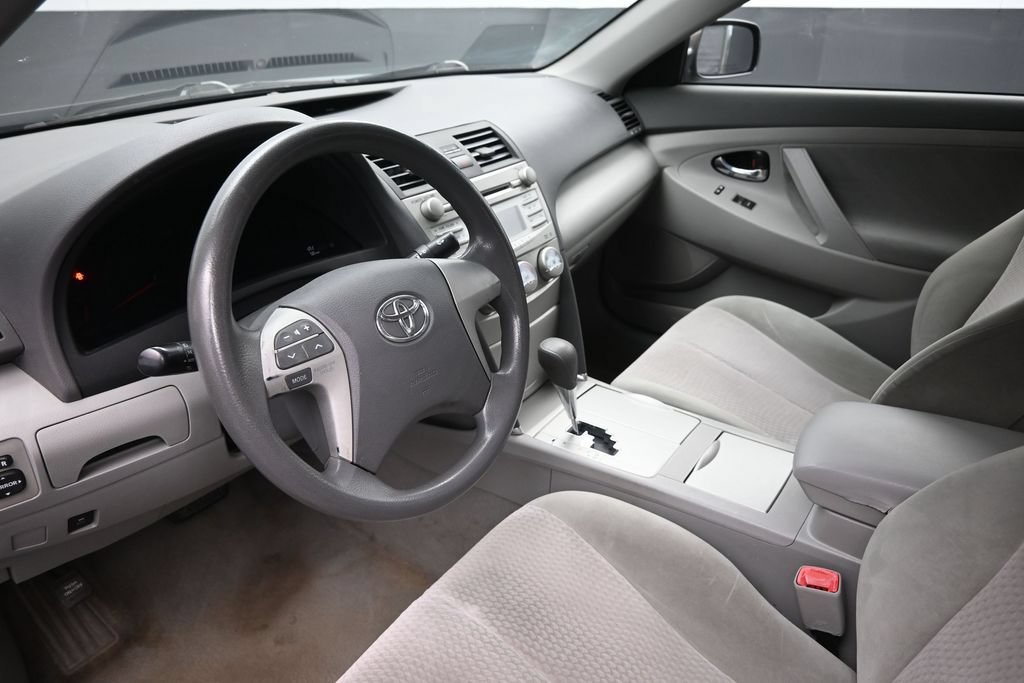 Used 2010 Toyota Camry LE FWD image 14