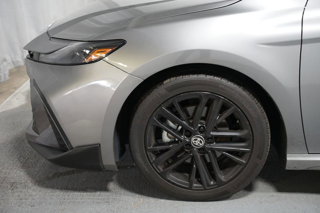 Used 2025 Toyota Camry SE FWD image 5