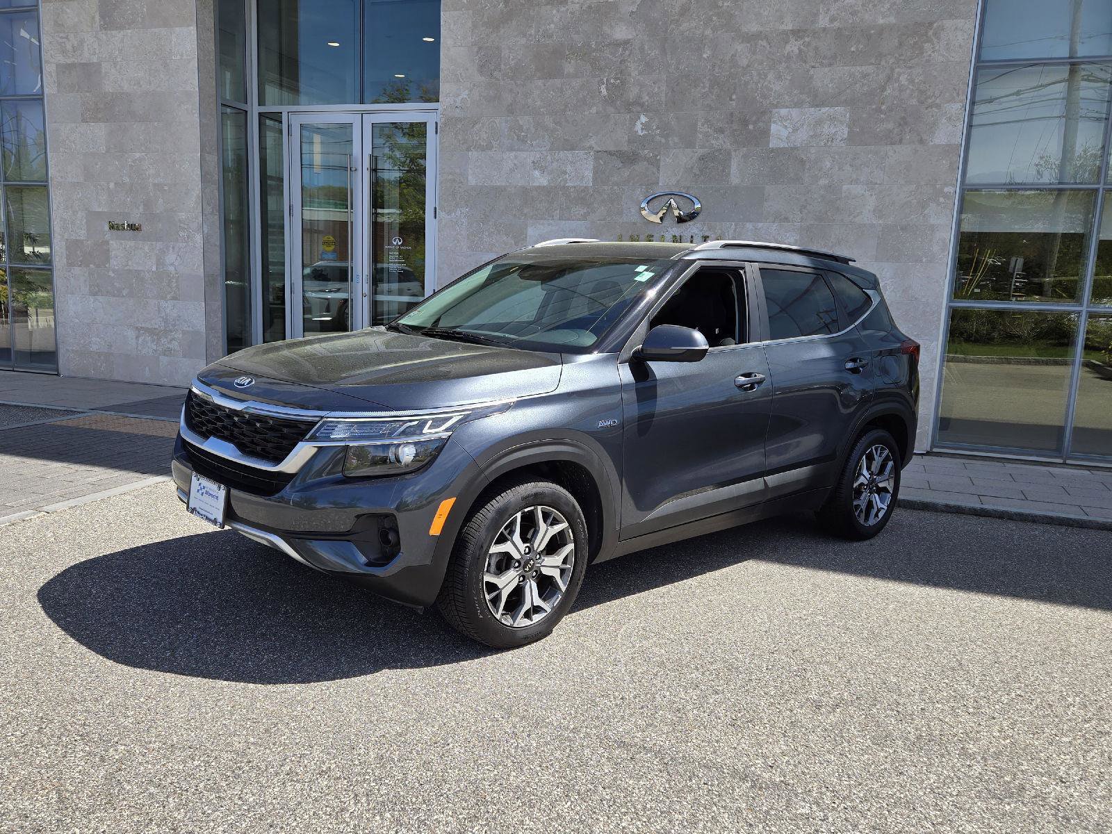 Used 2021 Kia Seltos EX AWD/4WD image 2