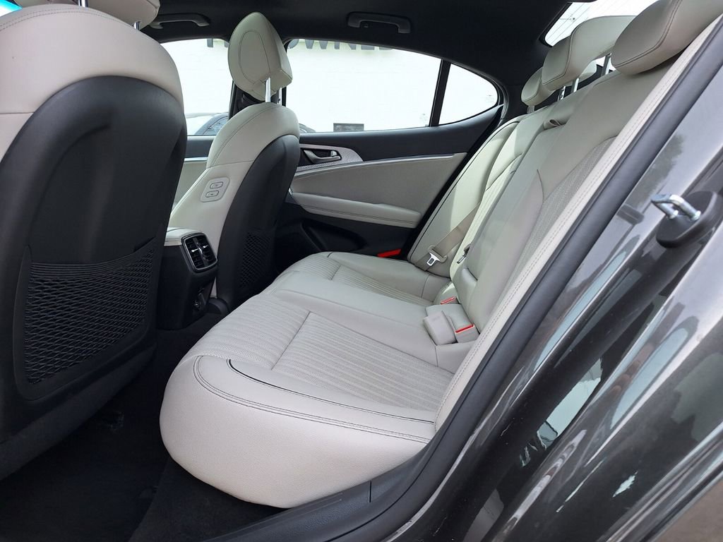 Used 2023 Genesis G70 2.0T w/ Sport Prestige Package image 10