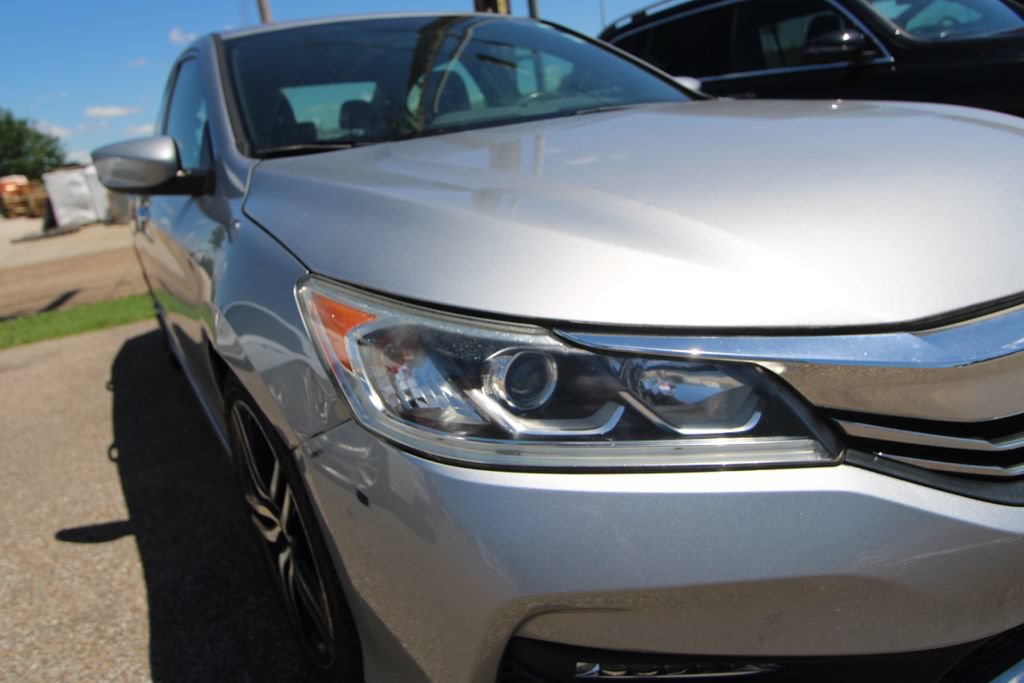 Used 2017 Honda Accord Sport image 13