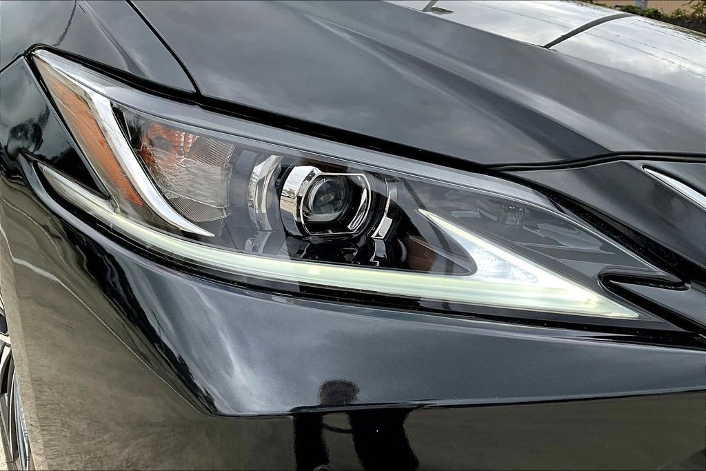 Used 2024 Lexus ES 350 w/ Premium Package image 42