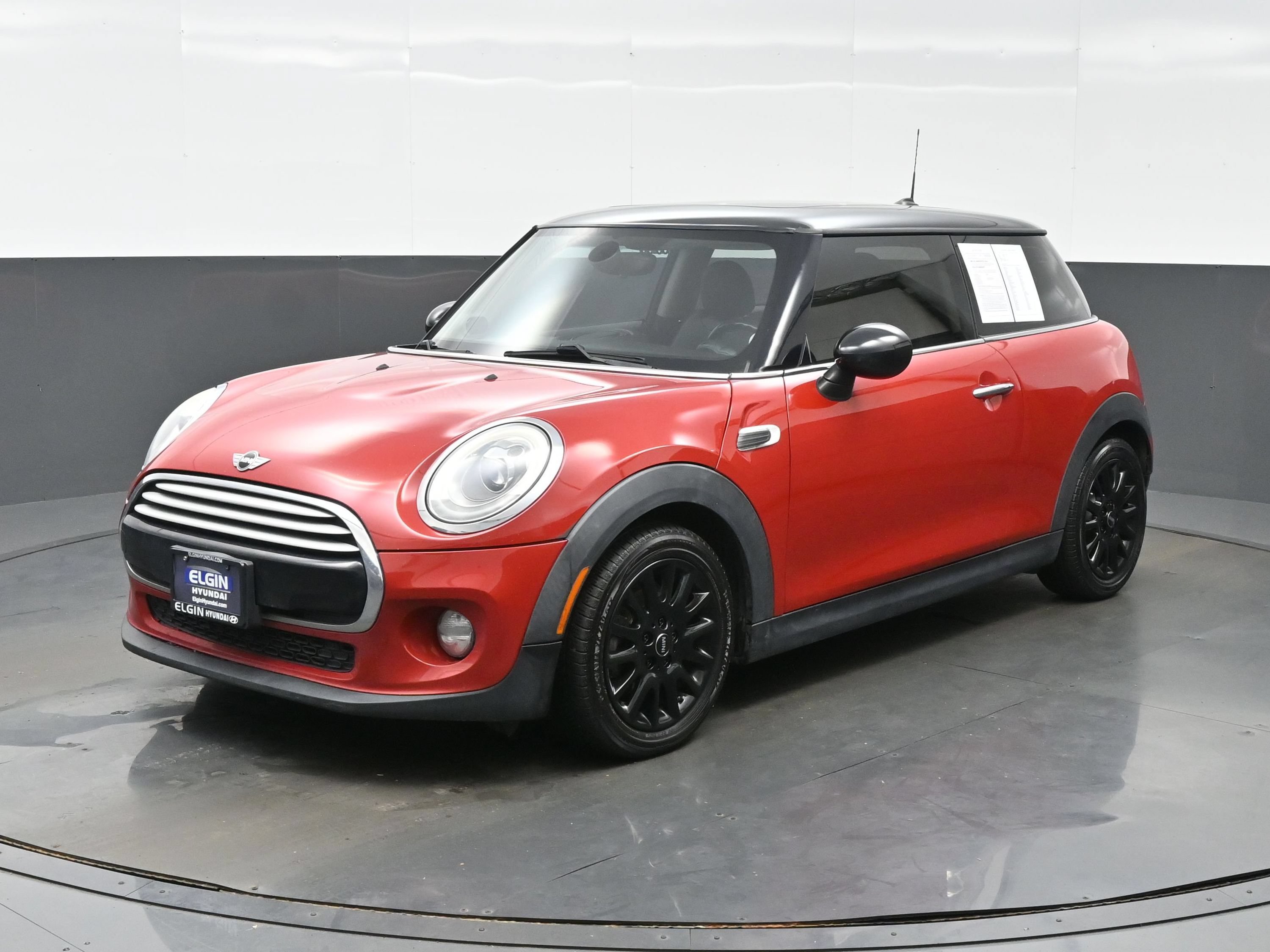 Used 2015 MINI Cooper 2-Door Hardtop FWD image 2