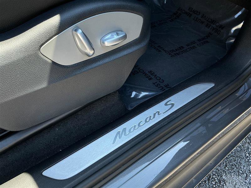 Used 2015 Porsche Macan S image 34