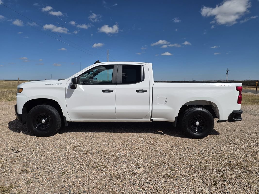 Used 2021 Chevrolet Silverado 1500 W/T w/ WT Convenience Package AWD/4WD image 2