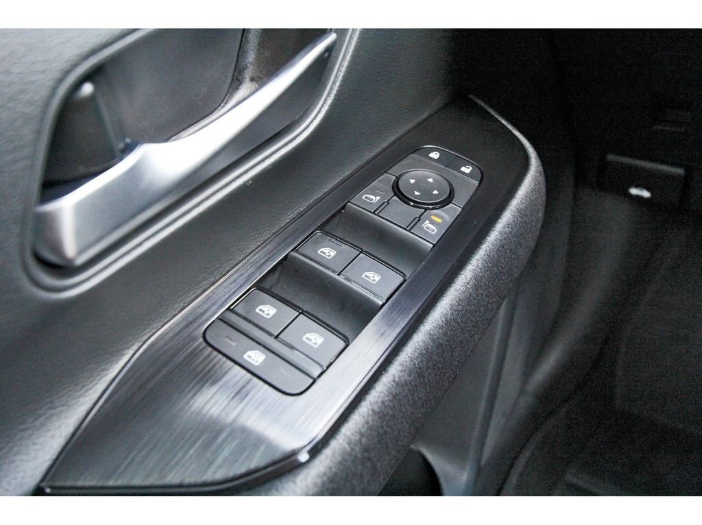 New 2026 Nissan Kicks SV w/ Charging Package FWD image 15