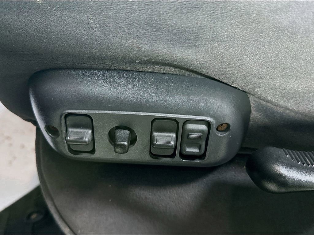 Used 2003 Dodge Ram 3500 Truck SLT image 28