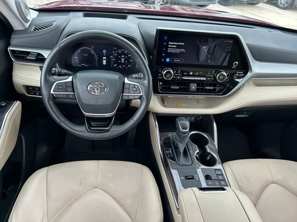 Used 2023 Toyota Highlander Platinum image 21