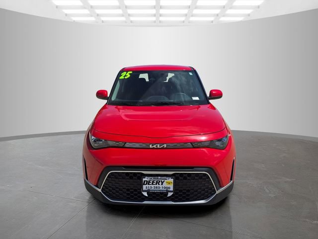 Used 2025 Kia Soul LX w/ LX Technology Package FWD image 2