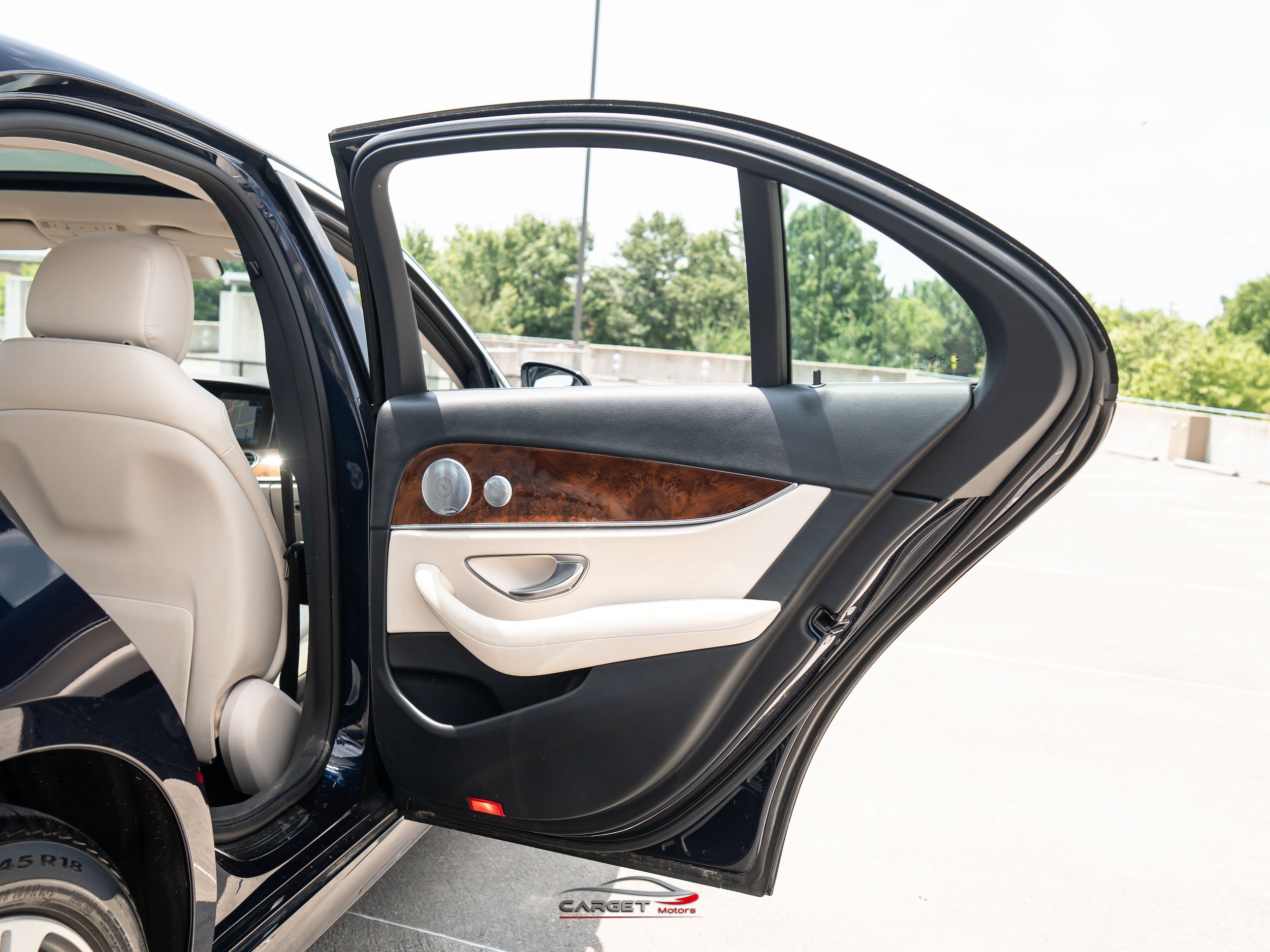 Used 2017 Mercedes-Benz E 300 4MATIC image 45