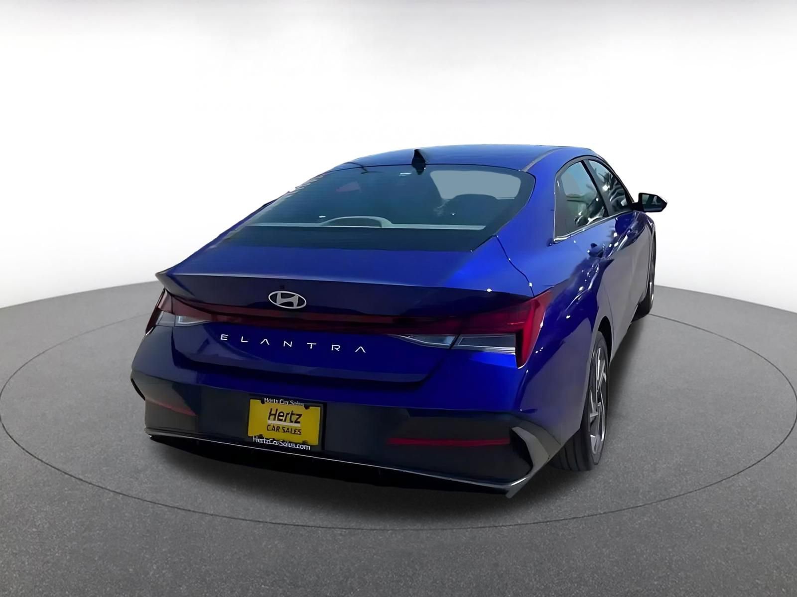 Used 2025 Hyundai Elantra SEL image 15