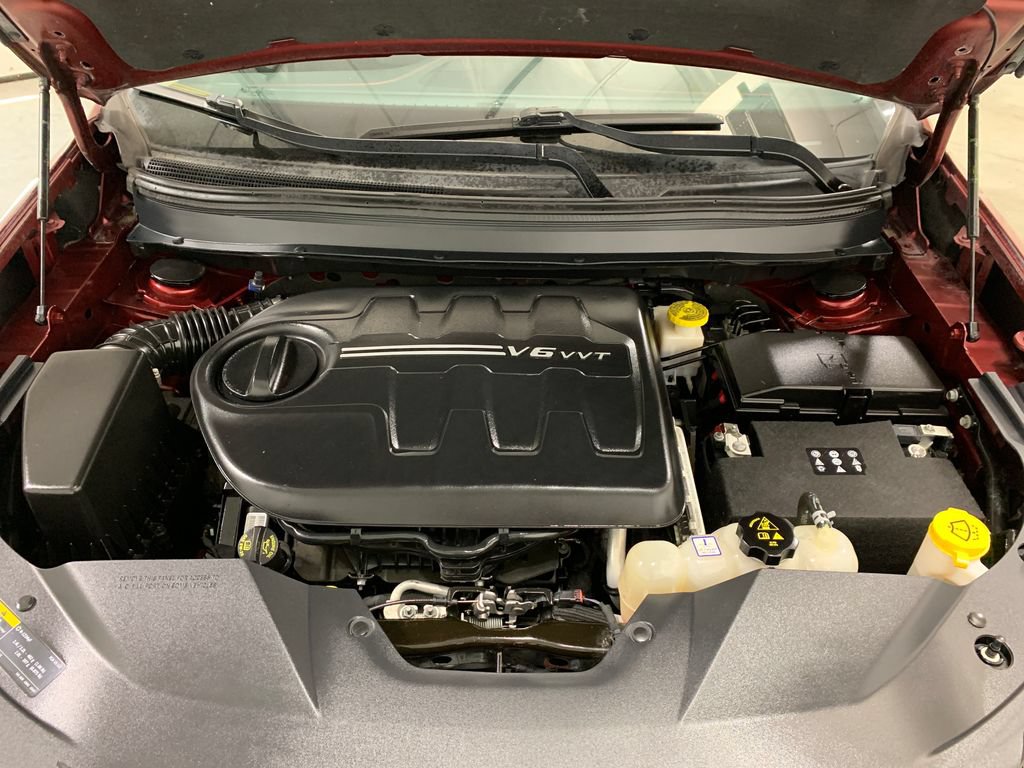Used 2019 Jeep Cherokee Trailhawk w/ Cold Weather Group AWD/4WD image 31