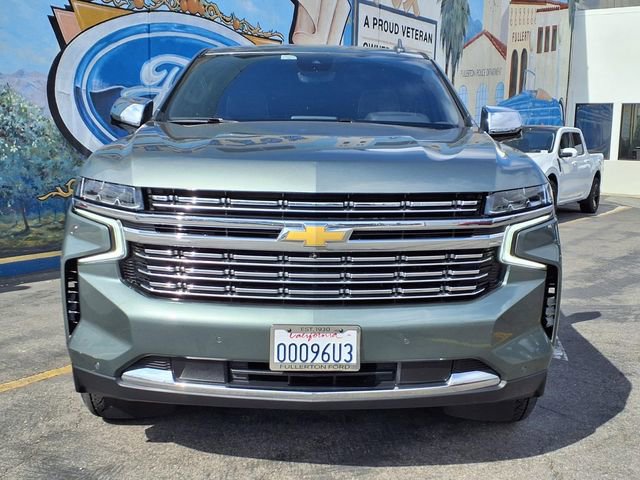 Used 2024 Chevrolet Suburban Premier w/ Premium Package 2 AWD/4WD image 2
