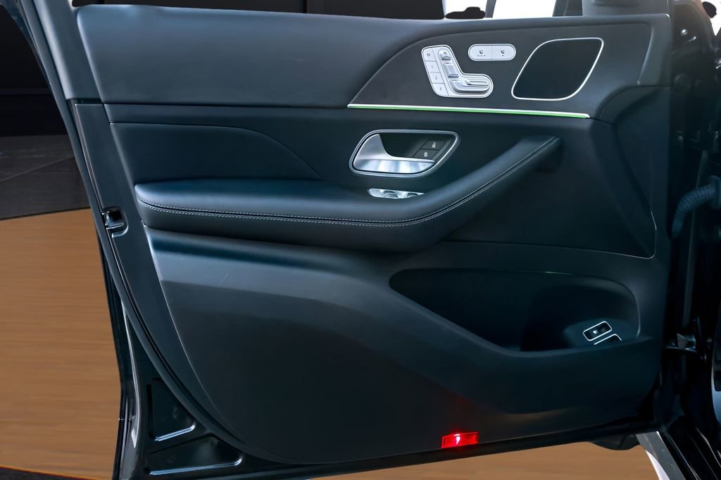 Used 2024 Mercedes-Benz GLE 450e 4MATIC w/ AMG Line Exterior image 33