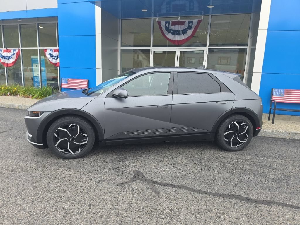 Used 2024 Hyundai Ioniq 5 SEL AWD/4WD image 3