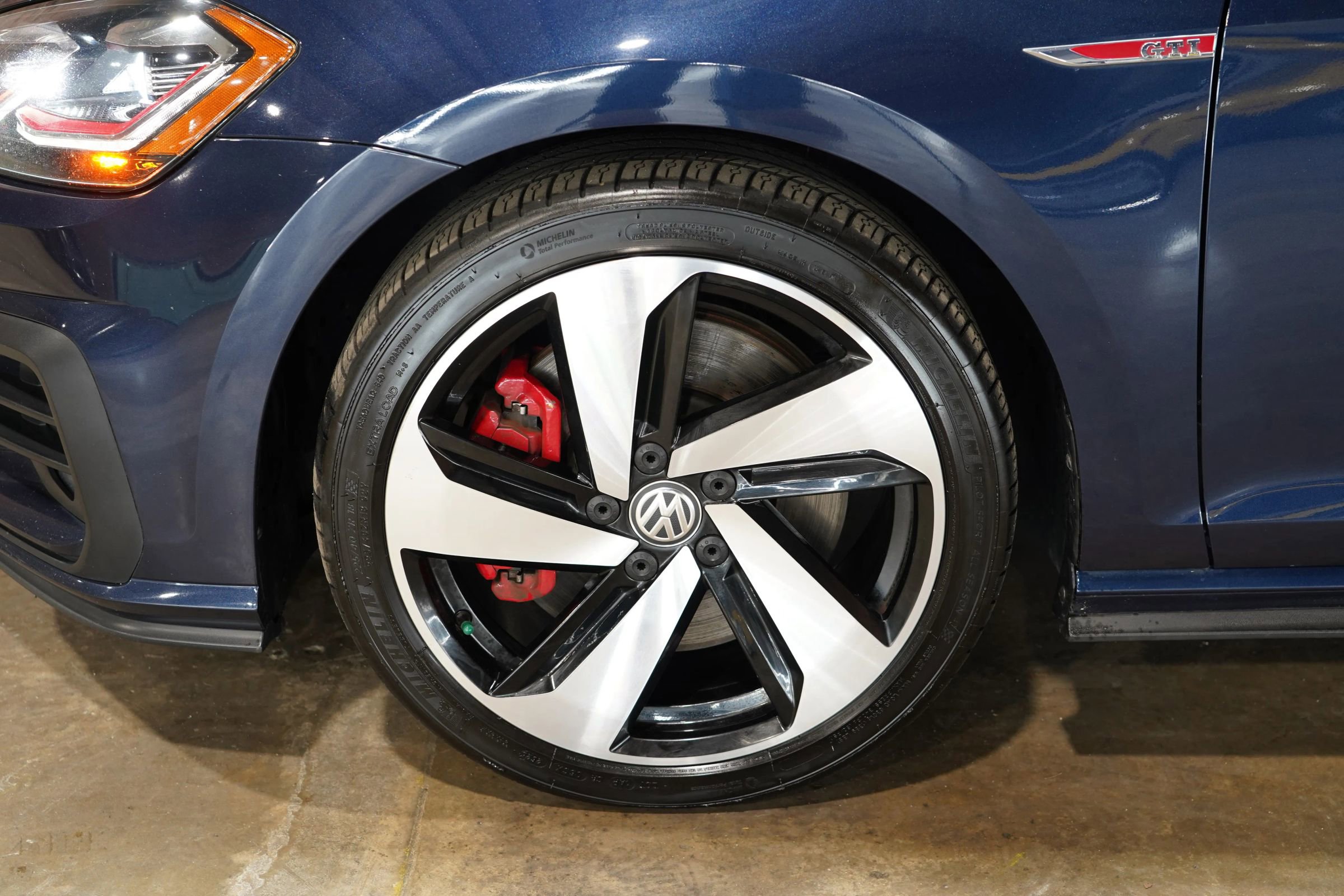 Used 2018 Volkswagen GTI SE w/ SE Leather Package image 59