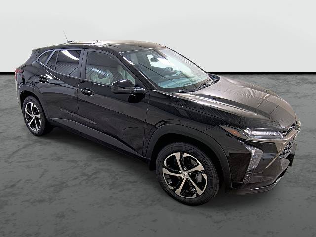 New 2026 Chevrolet Trax RS w/ Sunroof Package FWD image 5