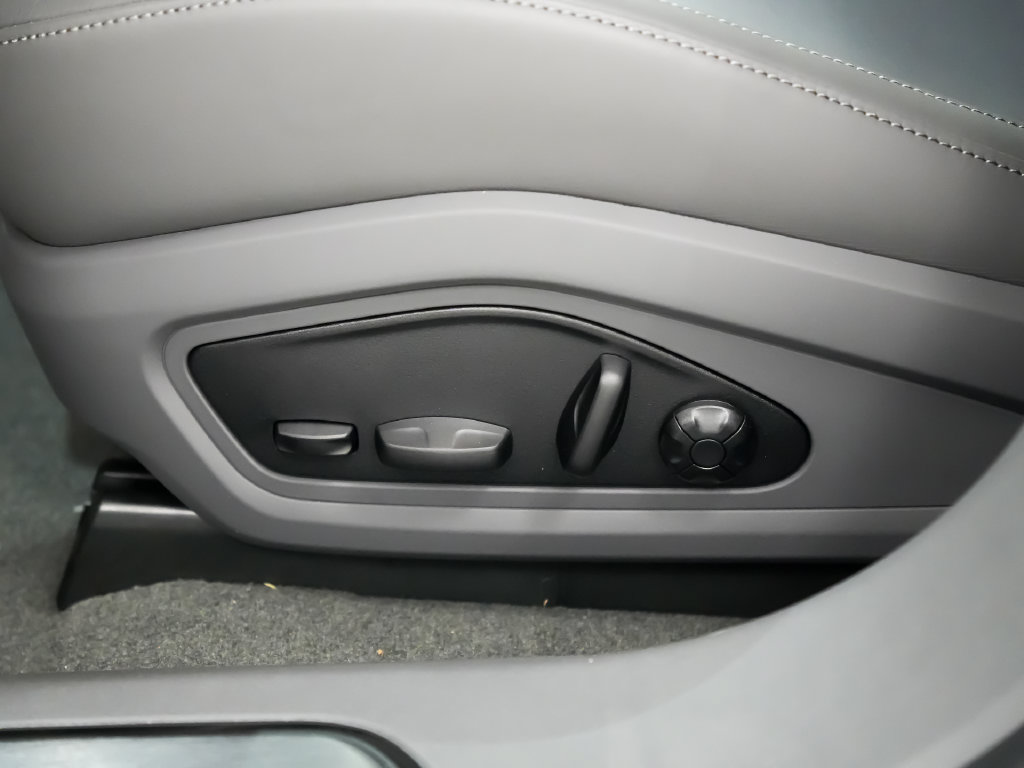 New 2026 Porsche Taycan AWD/4WD image 24