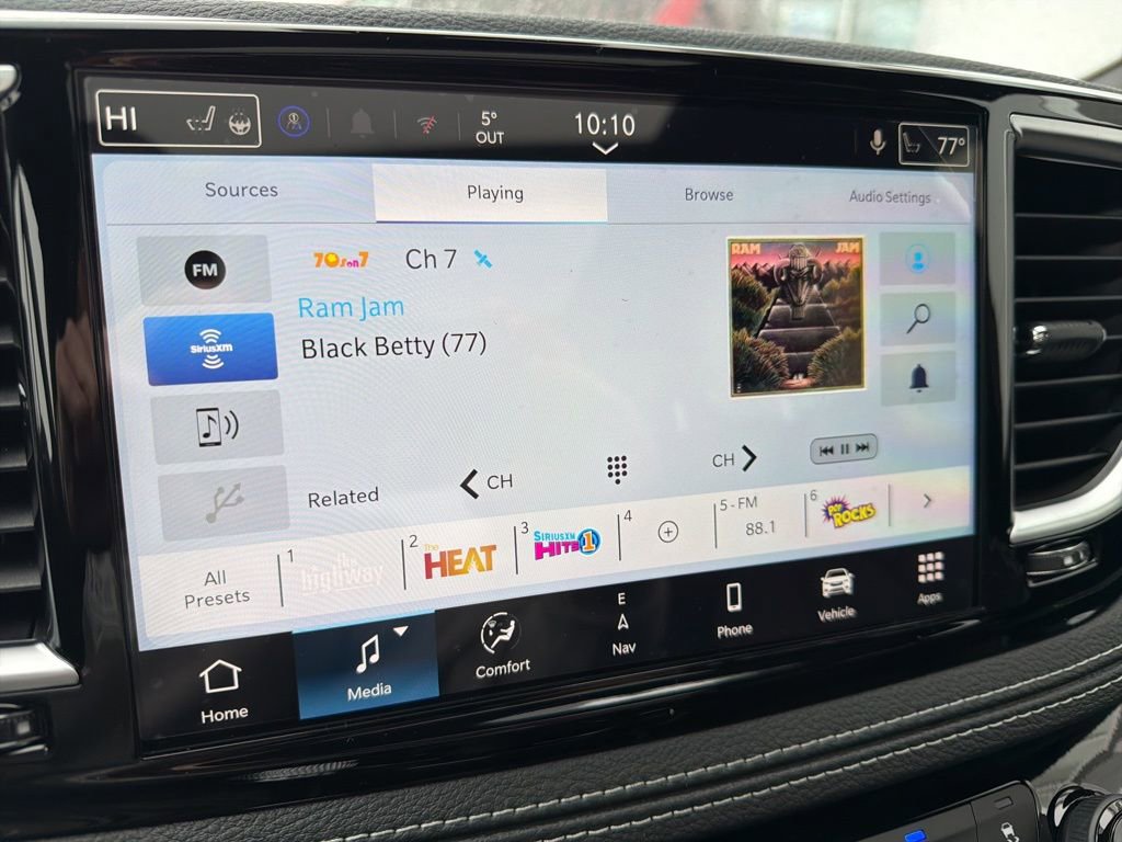 New 2026 Chrysler Pacifica Limited image 18