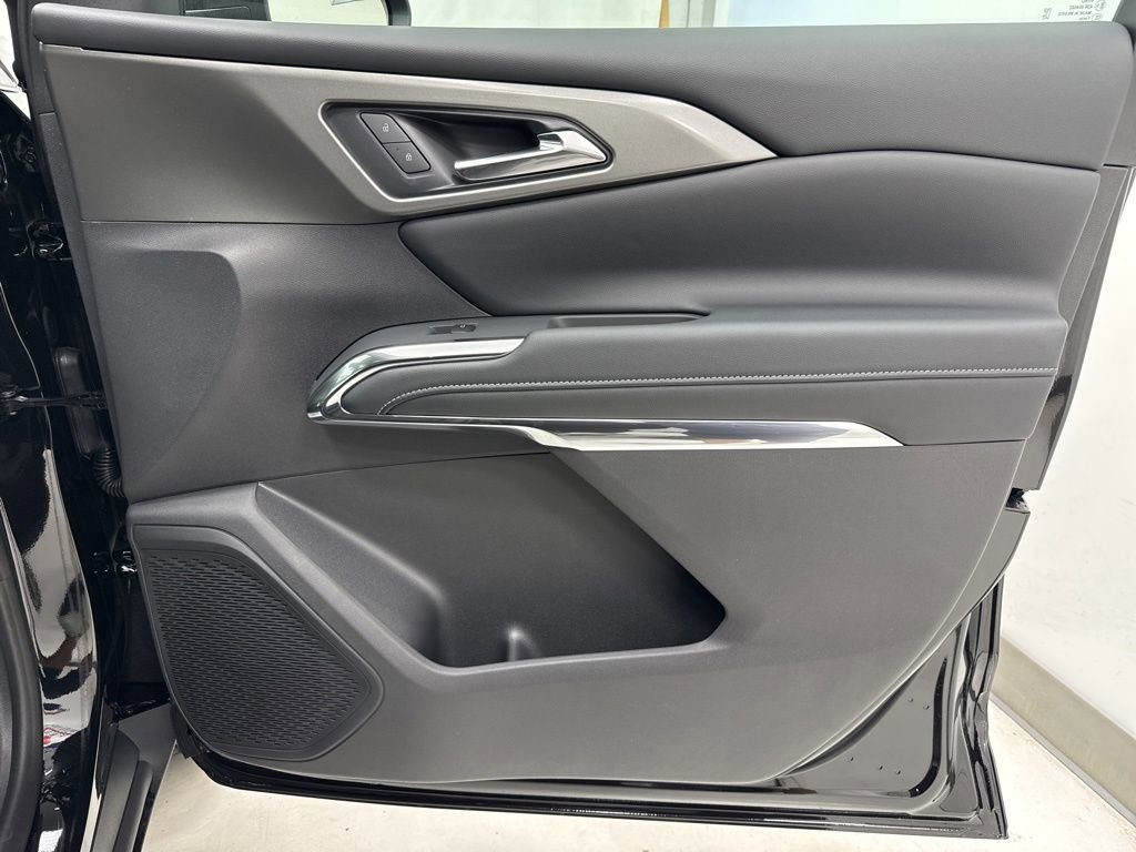 New 2026 Chevrolet Traverse LT w/ Midnight/Sport Edition image 8