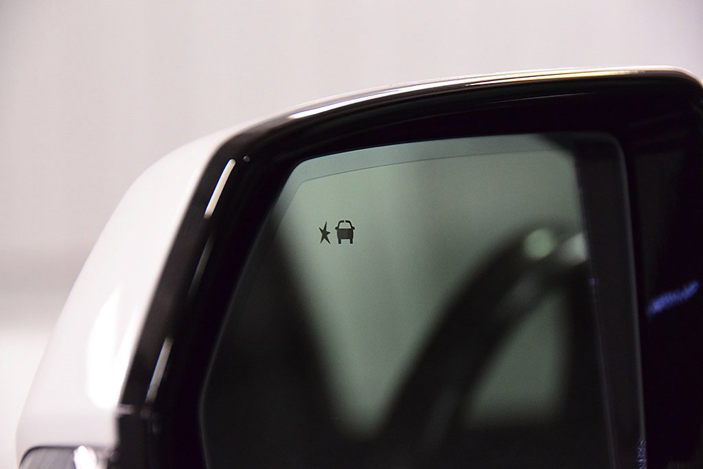 Used 2021 GMC Yukon SLT w/ SLT Premium Package image 13